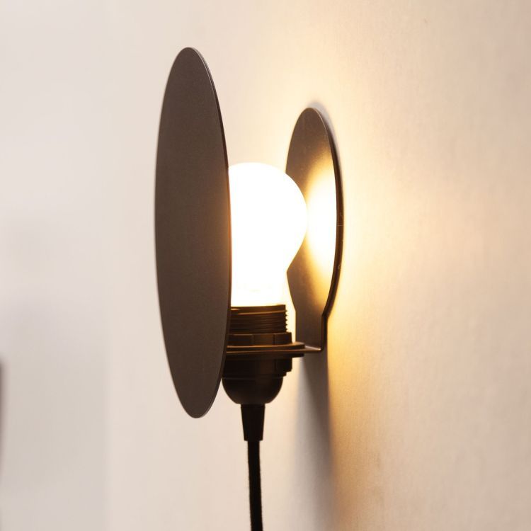 Magnetic wall lamp Eclipse from Groovy Magnets