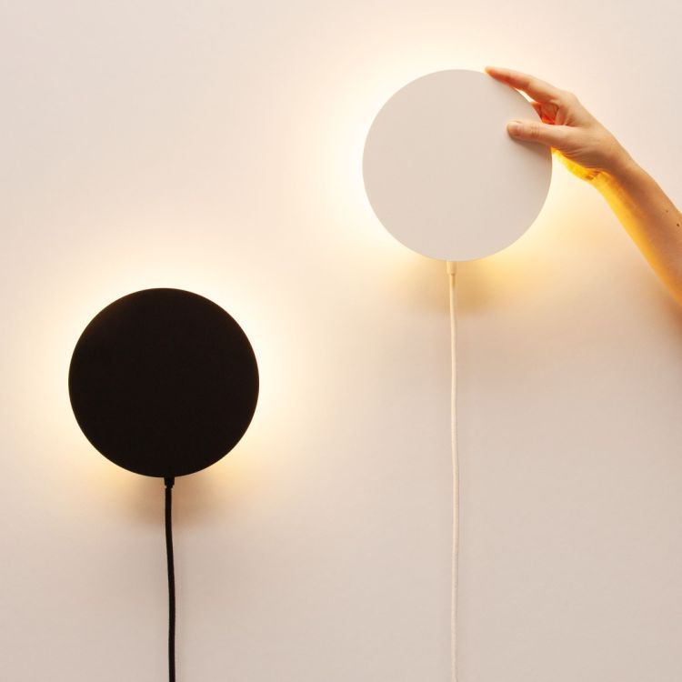 Lampe murale magnétique Eclipse par Groovy Magnets