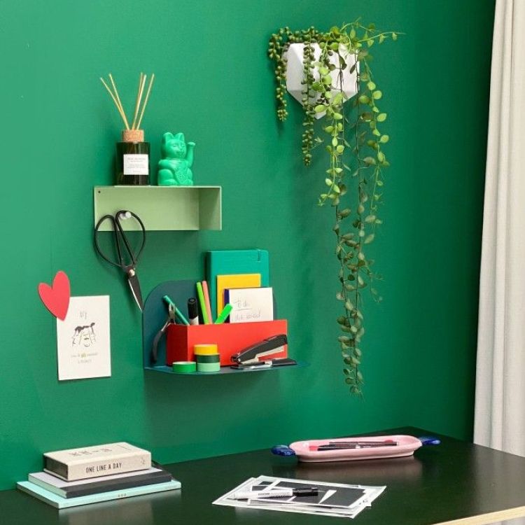 Strong, white magnetic wallpaper: paintable and suitable for magnets by Groovy Magnets